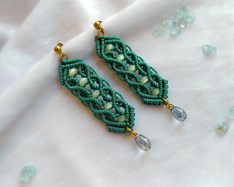 E008-Hand-woven Stone long drop earrings green health yushou - ต่างหู - ไนลอน สีเขียว