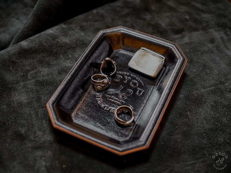 Leather Tray 皮革置物盤 茶芯黑色 - 居家收納/收納盒/儲物盒 - 真皮 多色