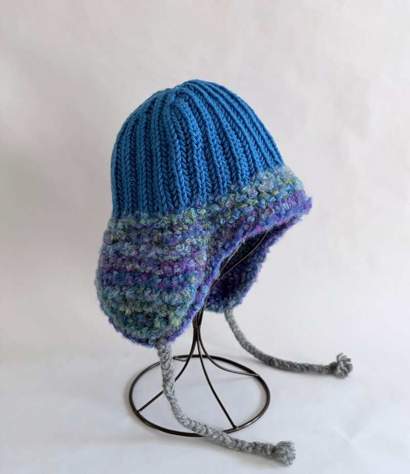 手編み耳当て付きニット帽 ブルーパープル - 帽子 - ウール 