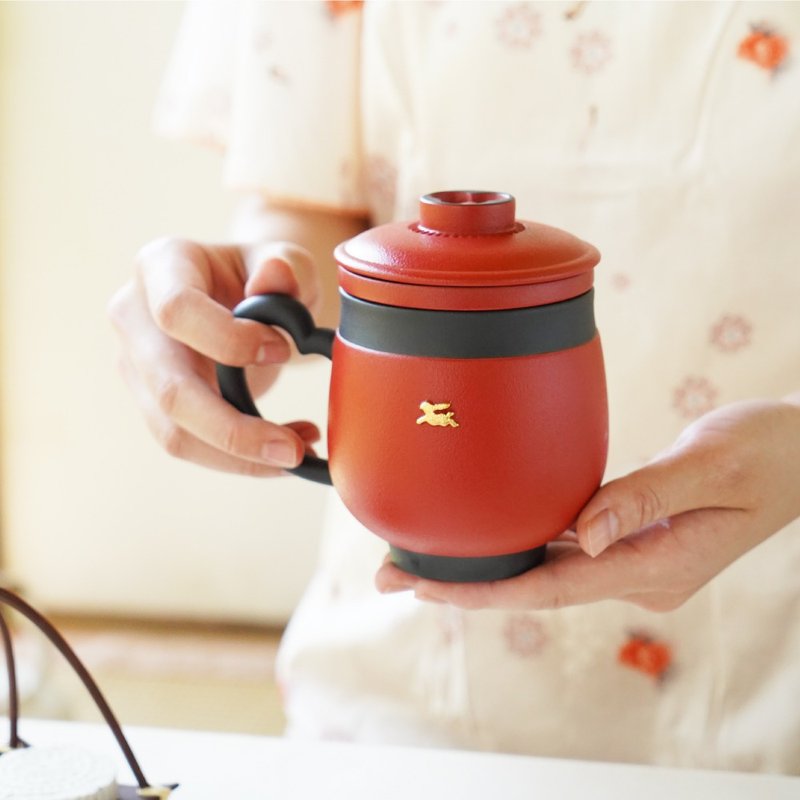 [Lubao LOHAS] Fuzhao Wanjia Gai Cup-Fuguihong is drinking tea and enjoying the taste of the New Year - Teapots & Teacups - Pottery Red