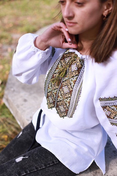 Ta Gutsulka Vyshivanka - Embroidered women's blouse. Ethnic Women's Shirt sorochka.