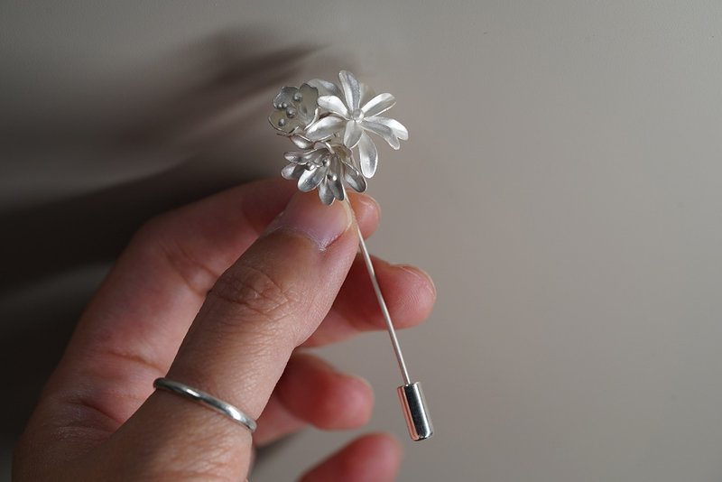 925 純銀花球西裝襟針- 手作 (B106) - 胸針 - 純銀 銀色