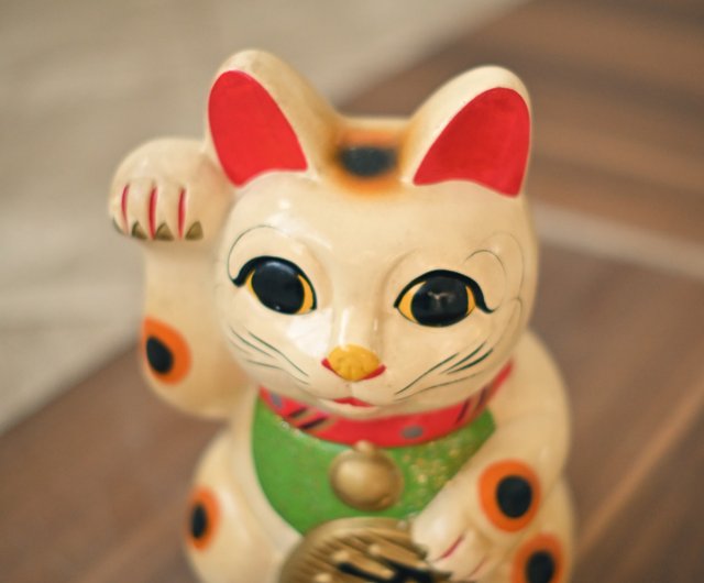 招き猫　2個　置物　貯金箱　レトロ アンティーク 招き猫 2体セット レトロ 貯金箱 置き物 昭和レトロ