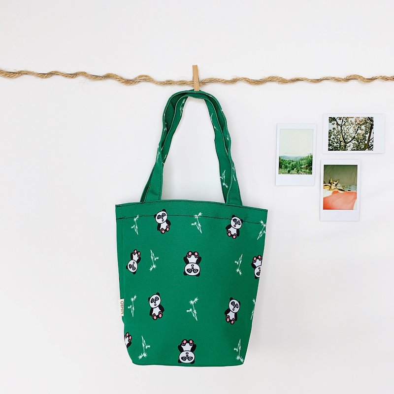 Two sizes/water repellent universal carrying bag-bamboo leaf cat bear - กระเป๋าถือ - เส้นใยสังเคราะห์ สีเขียว