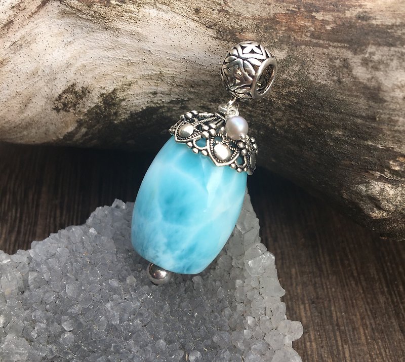 High Quality Jade La Lima Silver Pendant/Medium - Necklaces - Gemstone Blue