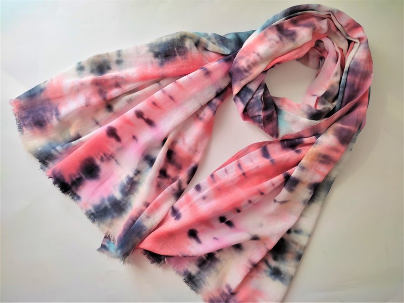 Hand-dyed original cotton scarf. Tie dye orange pink long scarf. Tie dye scarf - 絲巾 - 棉．麻 粉紅色