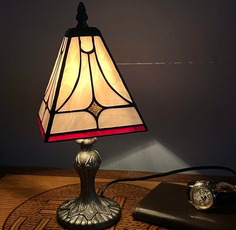 Handmade Retro Inlaid Glass Table Lamp - โคมไฟ - แก้ว สีทอง