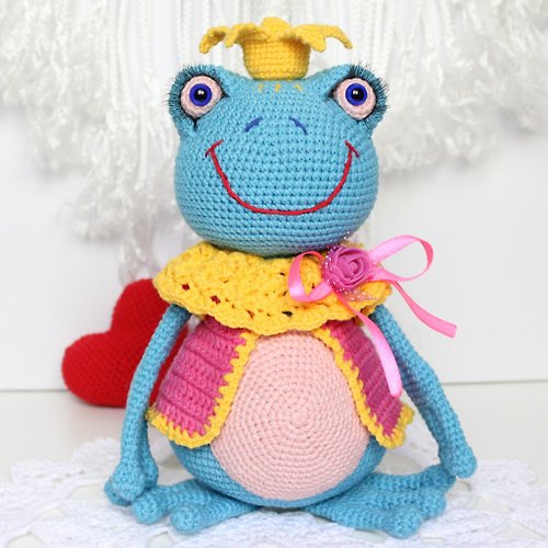ZiminaDoll Frog crochet pattern PDF in English Amigurumi cute frog with crown stuffed toy