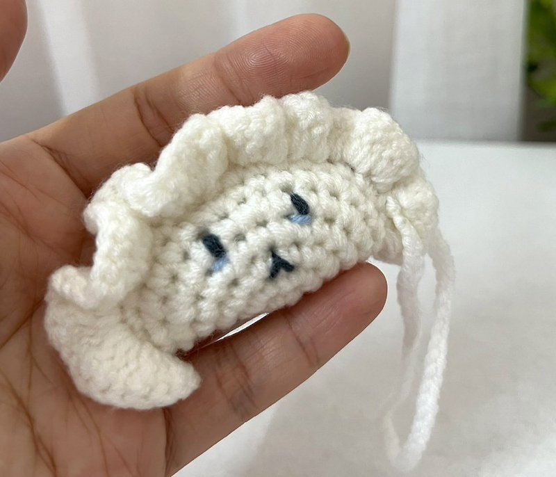 Cute sad white dumpling bag charm/ keychain, Crochet handicraft - Keychains - Cotton & Hemp White