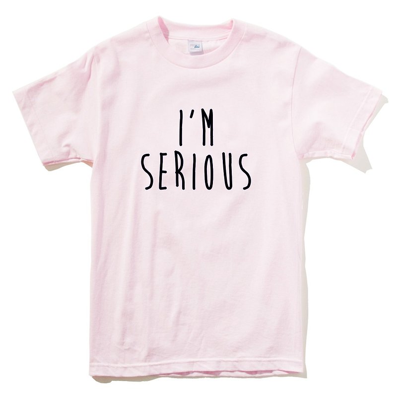 I'M SERIOUS 短袖T恤 淺粉色 文字 文青 藝術 設計 時髦 - 女上衣/長袖上衣 - 棉．麻 粉紅色