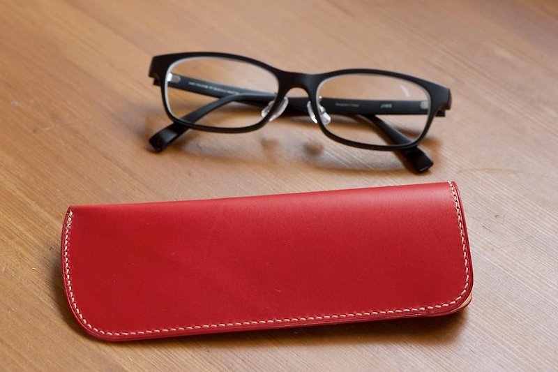 Slim red glasses case - กรอบแว่นตา - หนังแท้ สีแดง