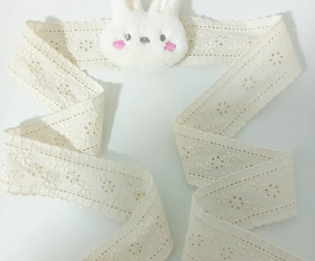 ヴィンテージ　手刺繍　うさぎのフィレレース【sa445】 かわいいウサギのレースカーテンストラップ刺繍レースストラップ