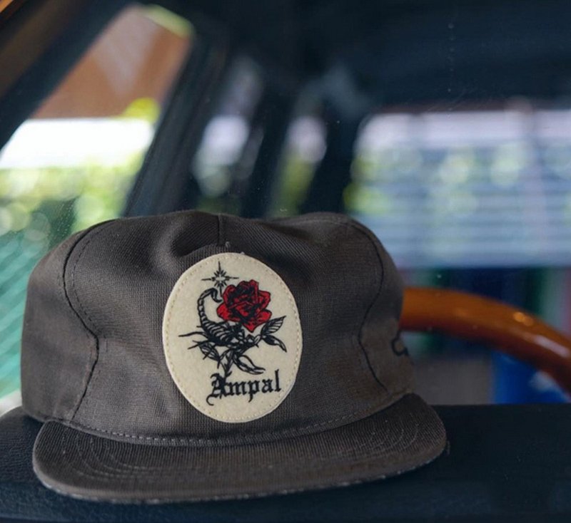The Ampal Creative Scorpio Rising Felt Scorpio Rose Patch Baseball Cap - หมวก - วัสดุอื่นๆ หลากหลายสี