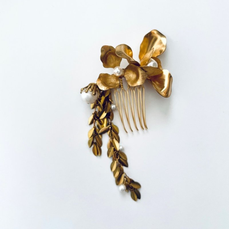 リーフとフラワーのカスケードコーム - ヘアアクセサリー - 銅・真鍮 ゴールド