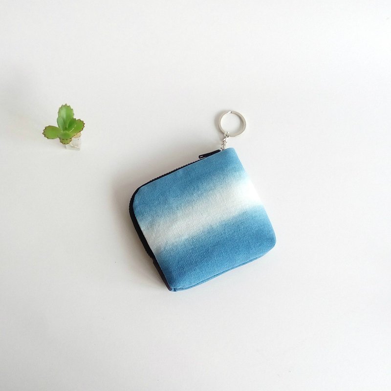Indigo original gradient coin purse key case natural indigo dye storage bag gradient coin purse cultural and creative - กระเป๋าใส่เหรียญ - ผ้าฝ้าย/ผ้าลินิน สีน้ำเงิน