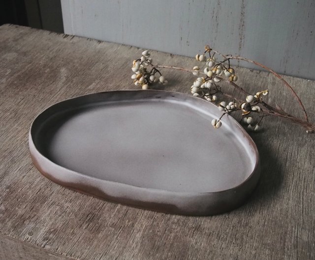 平皿グレー24cm/食器/陶器 - ショップ yo-tao-hi-yo 皿・プレート - Pinkoi