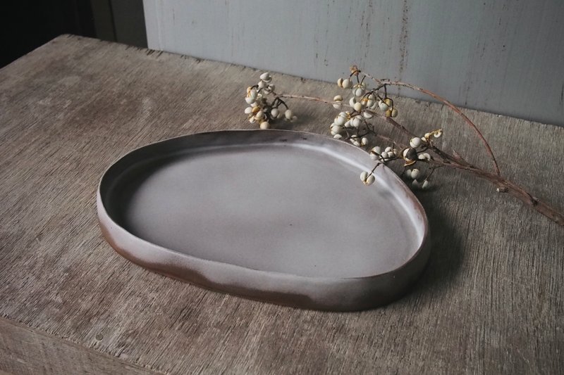 平盤 - 灰褐 24cm / 餐桌器皿 / 陶瓷 - 盤子/餐盤/盤架 - 陶 咖啡色