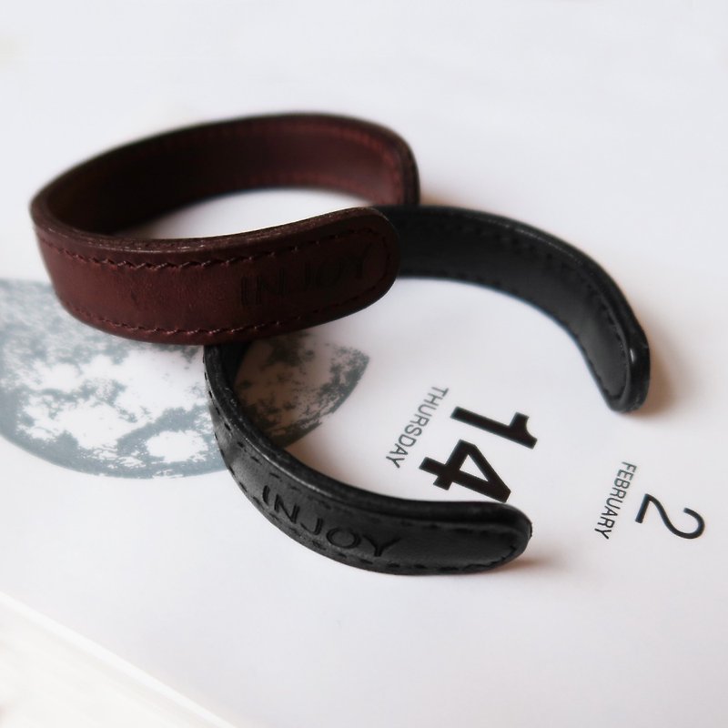 Customized Bracelet, Personalized Bracelet, Leather Bracelet, Gift for him & her - สร้อยข้อมือ - หนังแท้ สีนำ้ตาล