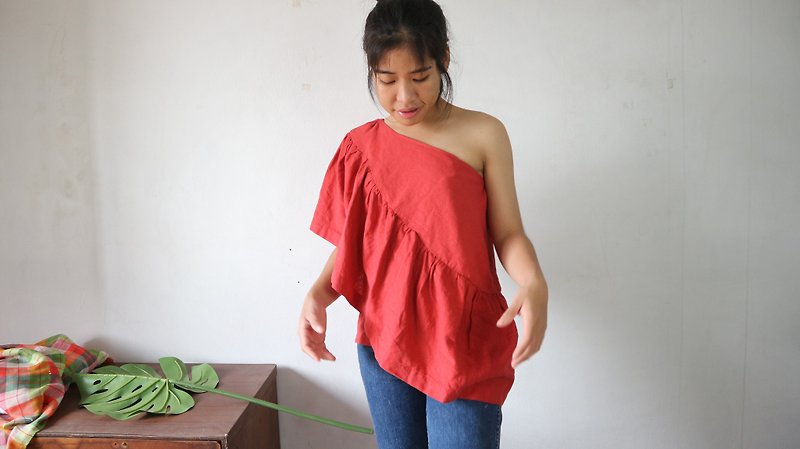 ruffle around red - Women's Vests - Cotton & Hemp 