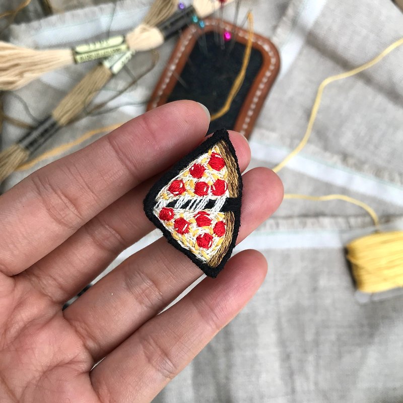 【Off-Season Sales】Embroidery Food Collection : Pizza Pin 1 - 胸針 - 繡線 