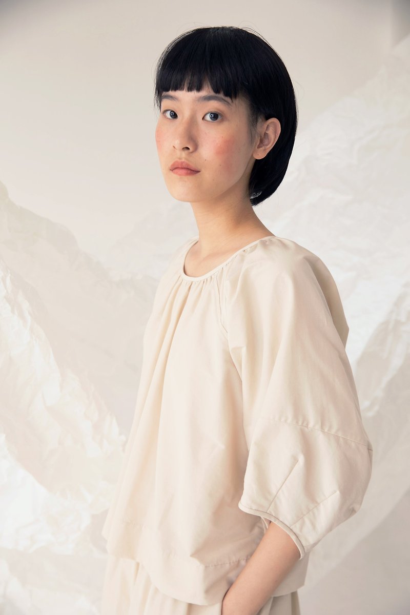 Gathered paneled sleeve top - Women's Tops - Other Materials 