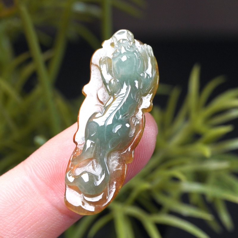 【金運を招く神獣】アイスジェイド二色貔貅 葉モチーフネックレス | 天然ミャンマー翡翠A貨 | ギフトに - チャーム - 翡翠 多色