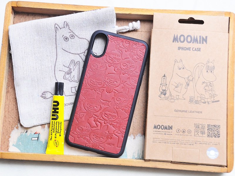 MOOMINx Hong Kong-made leather Ami mobile phone shell material package iPhone officially authorized small point - เคส/ซองมือถือ - หนังแท้ สีแดง