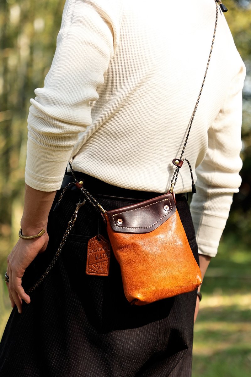 American retro Italian top layer cowhide outdoor messenger bag mobile phone bag - กระเป๋าแมสเซนเจอร์ - หนังแท้ หลากหลายสี