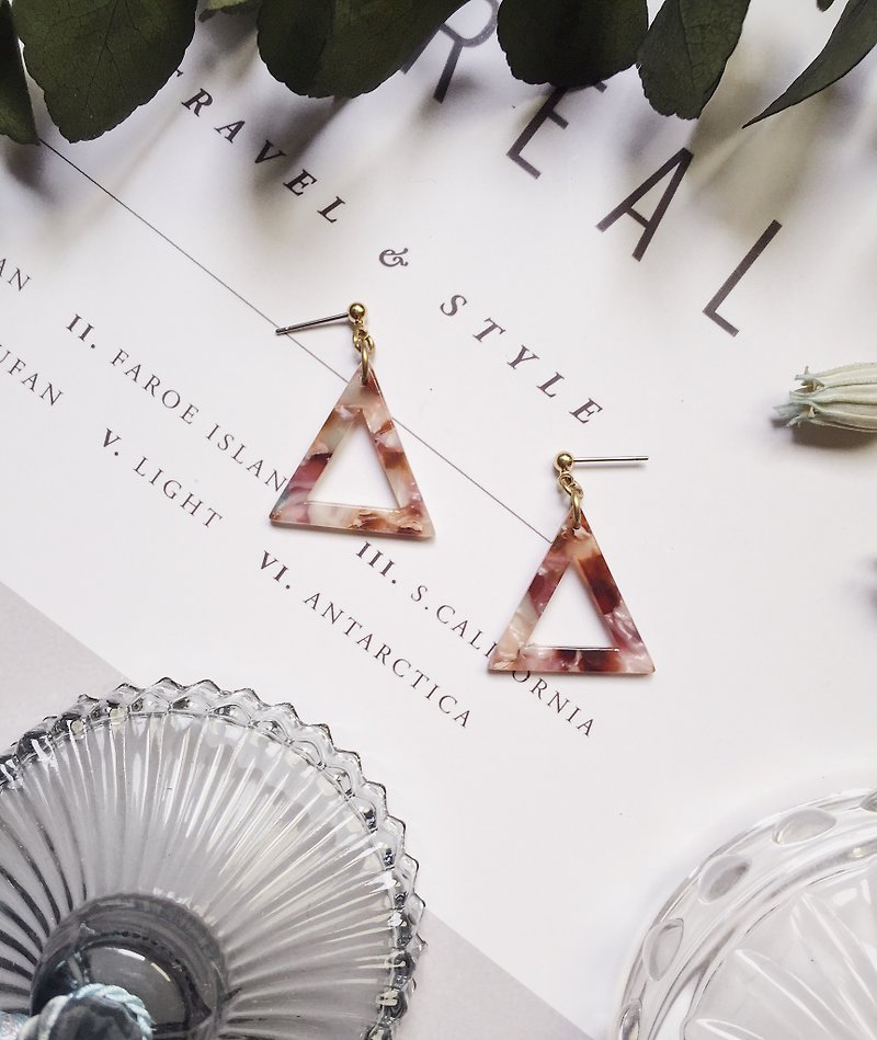 La Don - Stone Triangle Geometry - Mixed Coffee Ear/Aurture - Earrings & Clip-ons - Resin Brown