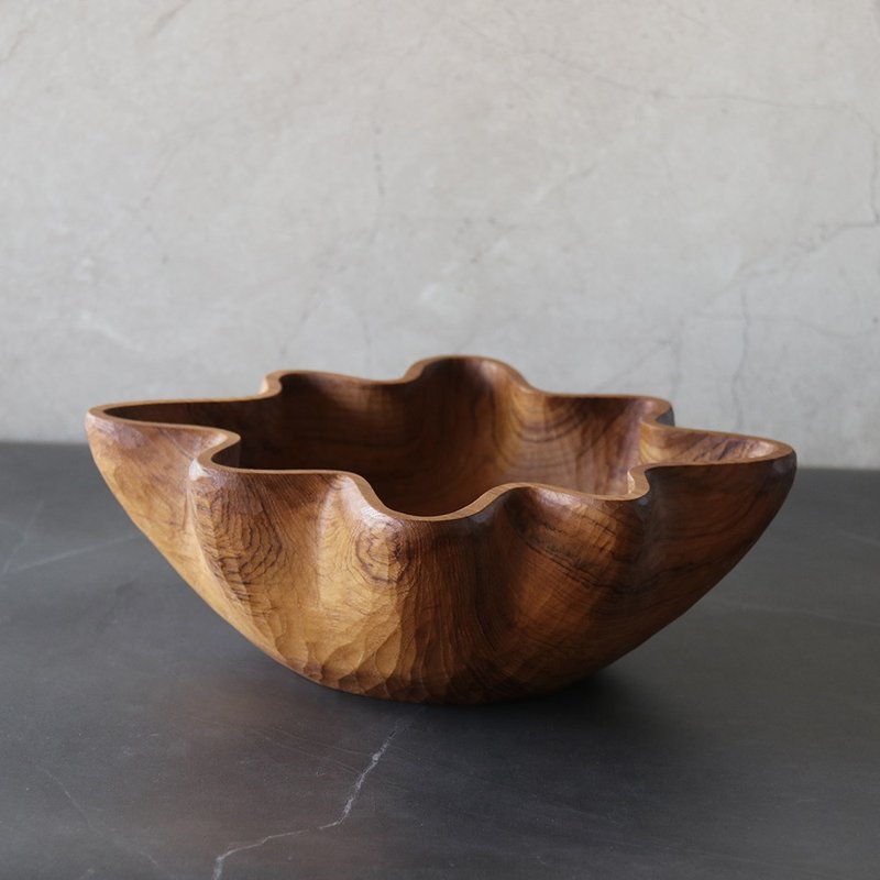 Hand-carved oversized shaped teak bowl - Bowls - Wood 