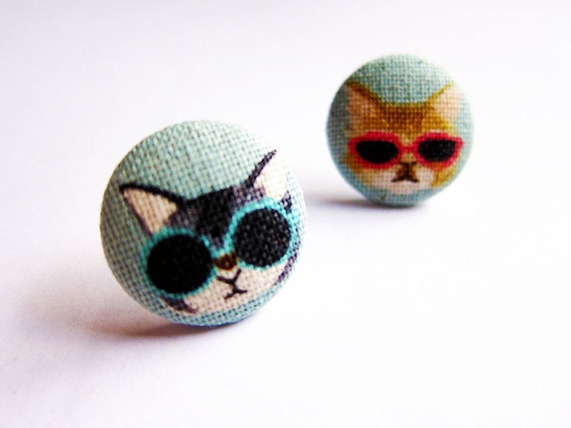 布釦耳環 墨鏡貓咪 可做夾式耳環 - 耳環/耳夾 - 棉．麻 藍色