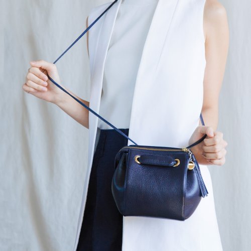 Thesis Crisis CUDDLE BAG - MINIMAL STYLE WOMAN GENUINE LEATHER BAG-NAVY/DARK BLUE