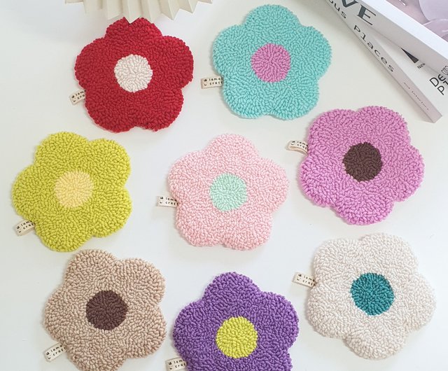 送信する準備ができました!デイジーコースターパンチニードル刺繍糸 ショップ lamaicraft コースター Pinkoi