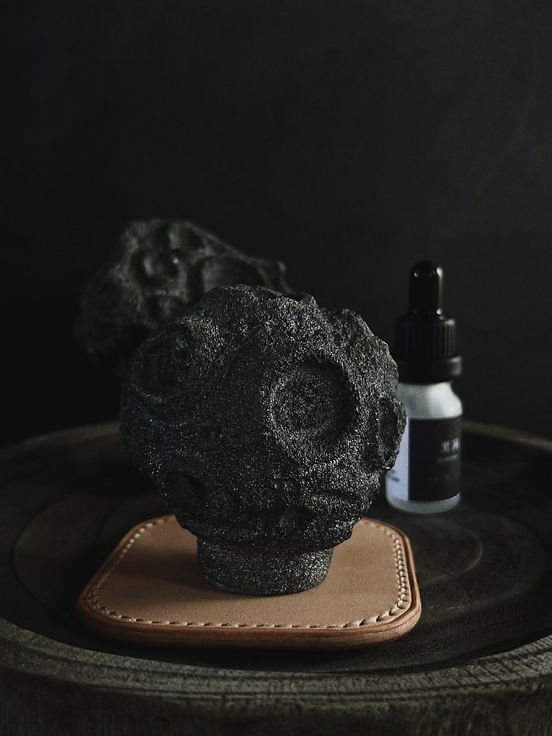 Planetary Surface Aromatherapy Ornament Space Universe Sci-Fi Crater Diffuser Romantic Gift for Little Boys - ของวางตกแต่ง - วัสดุอื่นๆ 