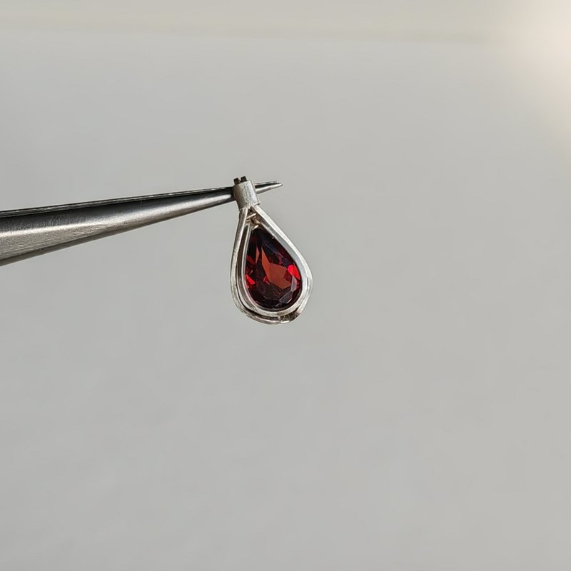 石榴石切面水滴吊墜 刻面紅石榴石項鍊 天然石一月生辰石禮物 - 項鍊 - 半寶石 