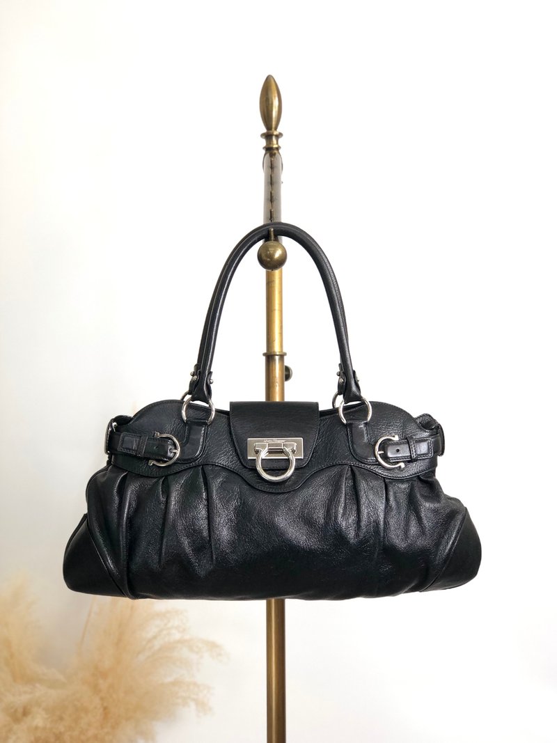 【 日本直送　名牌中古包 】Salvatore Ferragamo ハンドバッグ ブラック ガンチーニ レザー vintage ヴィンテージ igucky - 手提包/手提袋 - 真皮 黑色