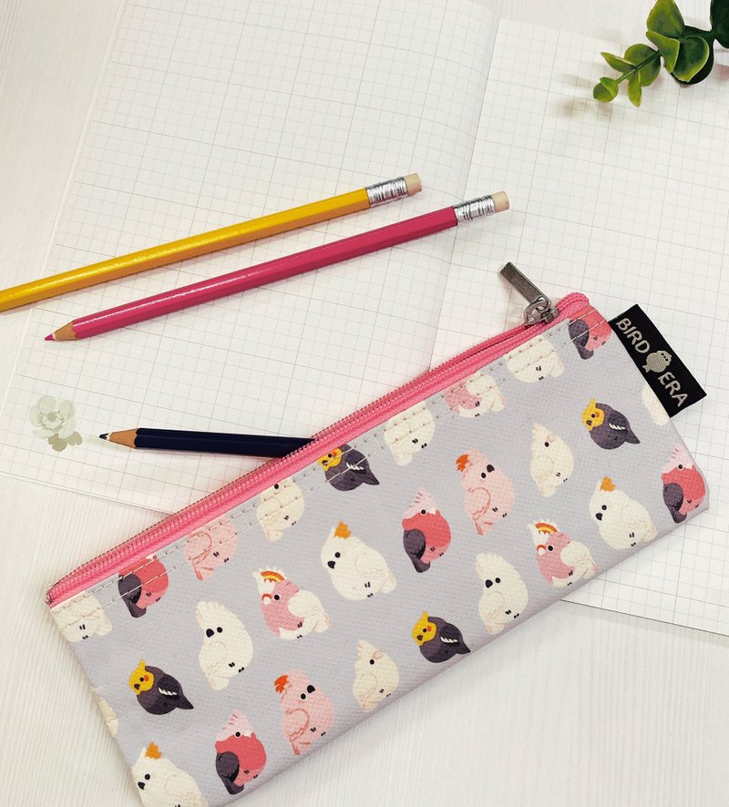 Sunny Bag x BIRD ERA Bird Age Pencil Case-Cockatoo - กระเป๋าแมสเซนเจอร์ - วัสดุอื่นๆ สีเทา