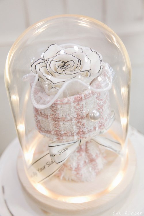 OWN Flower花藝設計 小香風花束/永生花花束/永生花玻璃盅/玻璃罩夜燈/小花束/禮物
