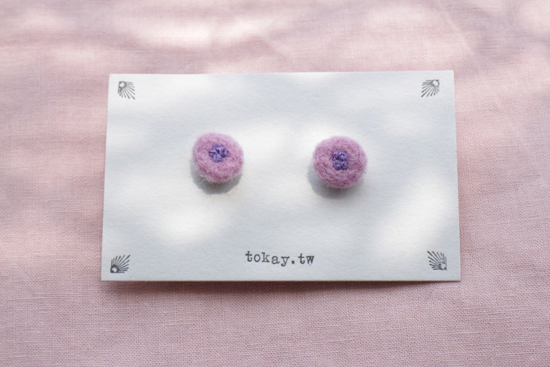 刺繡耳環 002 老奶奶羊毛 / 耳針款 - 耳環/耳夾/耳骨夾 - 繡線 紫色