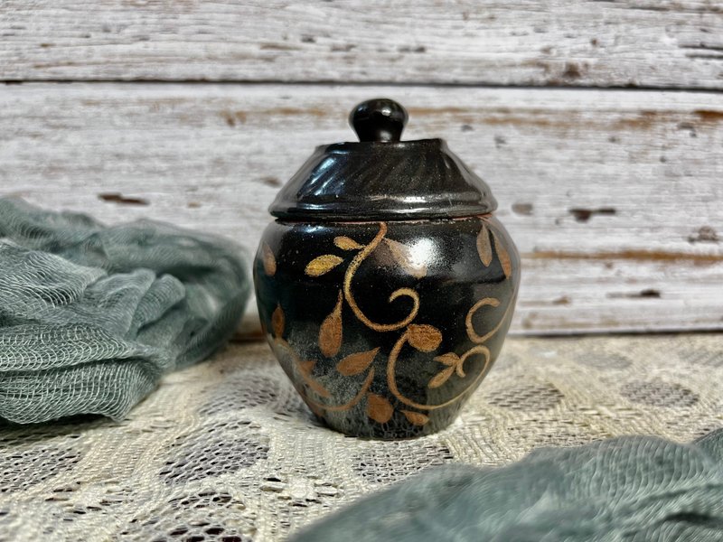 Hand-made hand-kneaded pottery wood-burning underglaze color portable small tea warehouse coffee can storage tank storage tank - กล่องเก็บของ - ดินเผา สีดำ