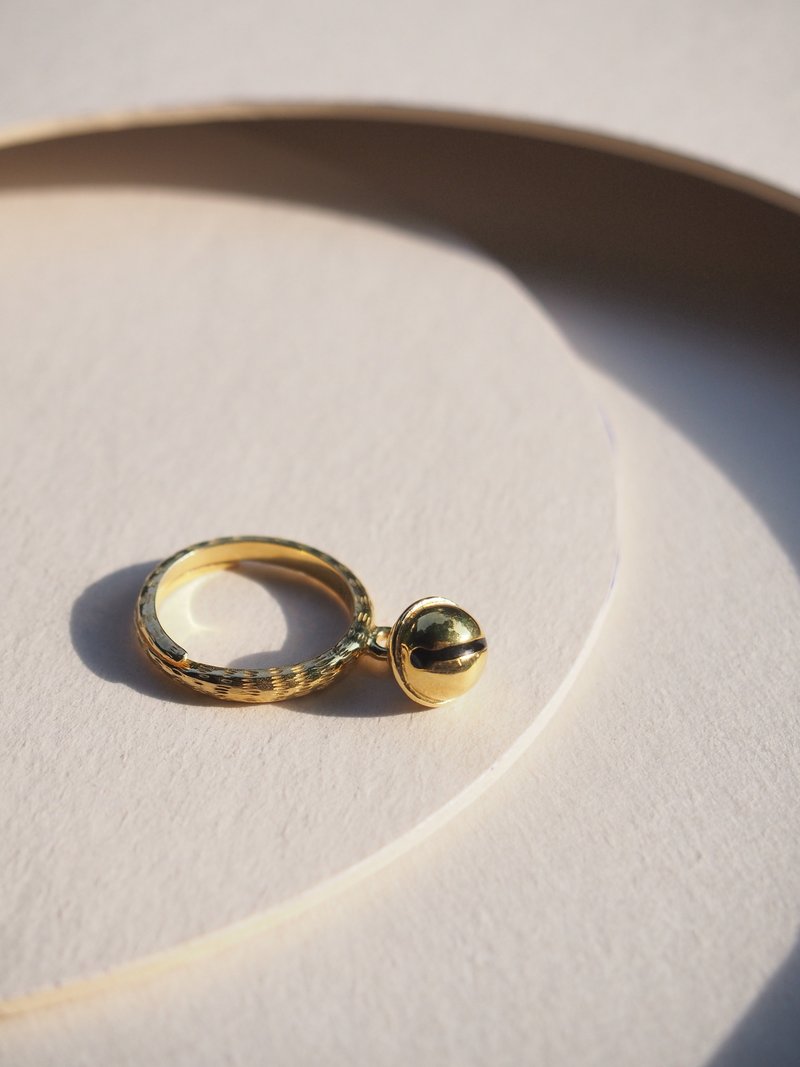 Cat Bell Ring, Sterling Silver, Cat Ring, Cat Silver Ring, Stacking Ring - 戒指 - 其他材質 金色