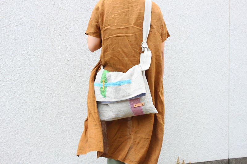 collage  shoulder bag  comorebi - กระเป๋าแมสเซนเจอร์ - ผ้าฝ้าย/ผ้าลินิน สีเทา
