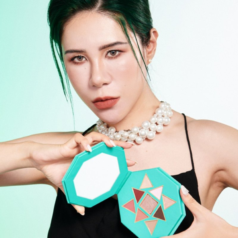 FreshO2 丹妮婊姐SUPERSTAR愛現眼彩盤 眼影 多色   顯色 服貼 - 眼影/眉筆/眼眉彩 - 其他材質 綠色