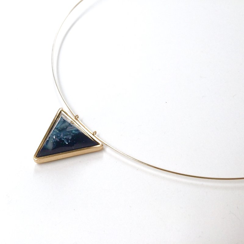 triangle choker mother of pearl - Necklaces - Resin Black