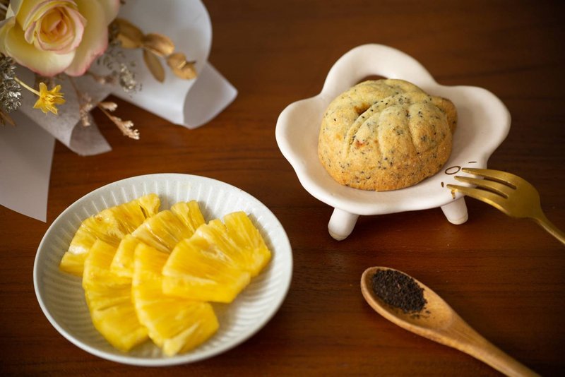 Three-piece tasting set of signature mooncakes - Cake & Desserts - Other Materials 