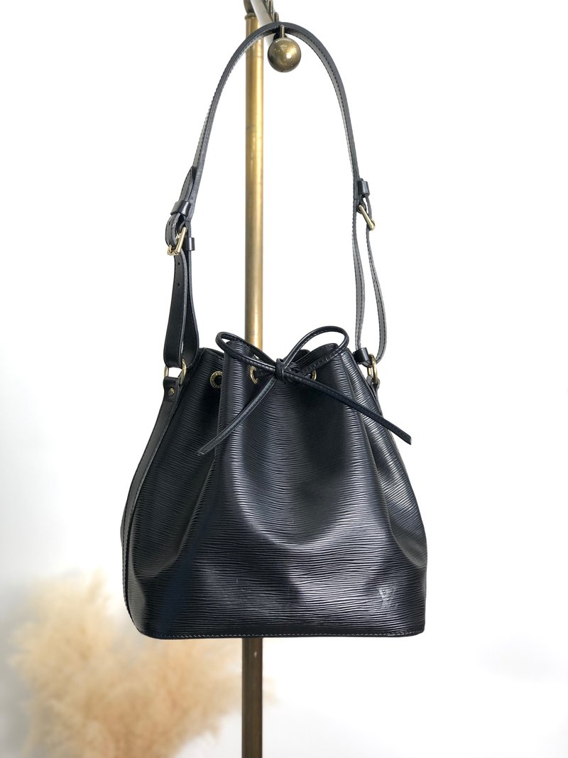【 日本直送　名牌中古包 】LOUIS VUITTON ルイヴィトン エピ ショルダーバッグ ブラック レザー ノエ　M59012 vintage yahgim - 側背包/斜背包 - 真皮 黑色