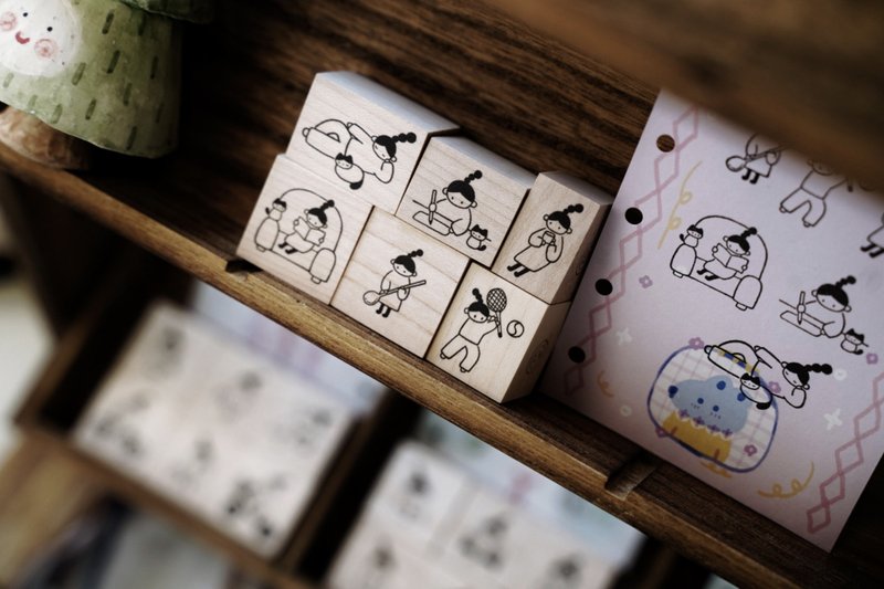 糖葫蘆女孩 (喝杯咖啡/閱讀/運動) 木質手帳印章 - 印章/印台 - 其他材質 多色