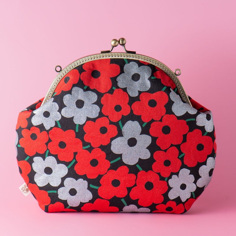 [Red and gray flowers full-black background] Retro metal mouth gold bag#包包#日式#女包#小包 - Messenger Bags & Sling Bags - Cotton & Hemp Red