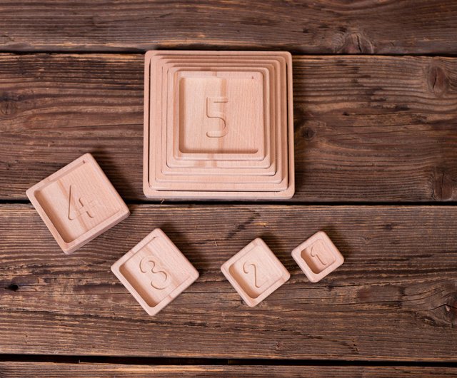 木製ピラミッド数字プレート - モンテッソーリ教材、子供用知育玩具