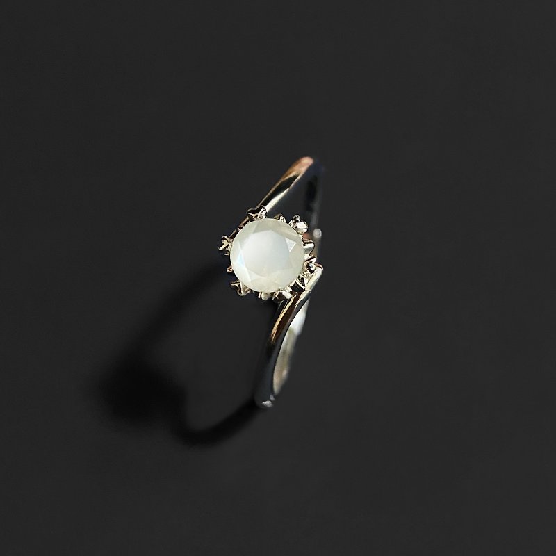 15% off 2 pieces | Indian white Stone sterling silver ring (warm white light) - แหวนทั่วไป - เงินแท้ 
